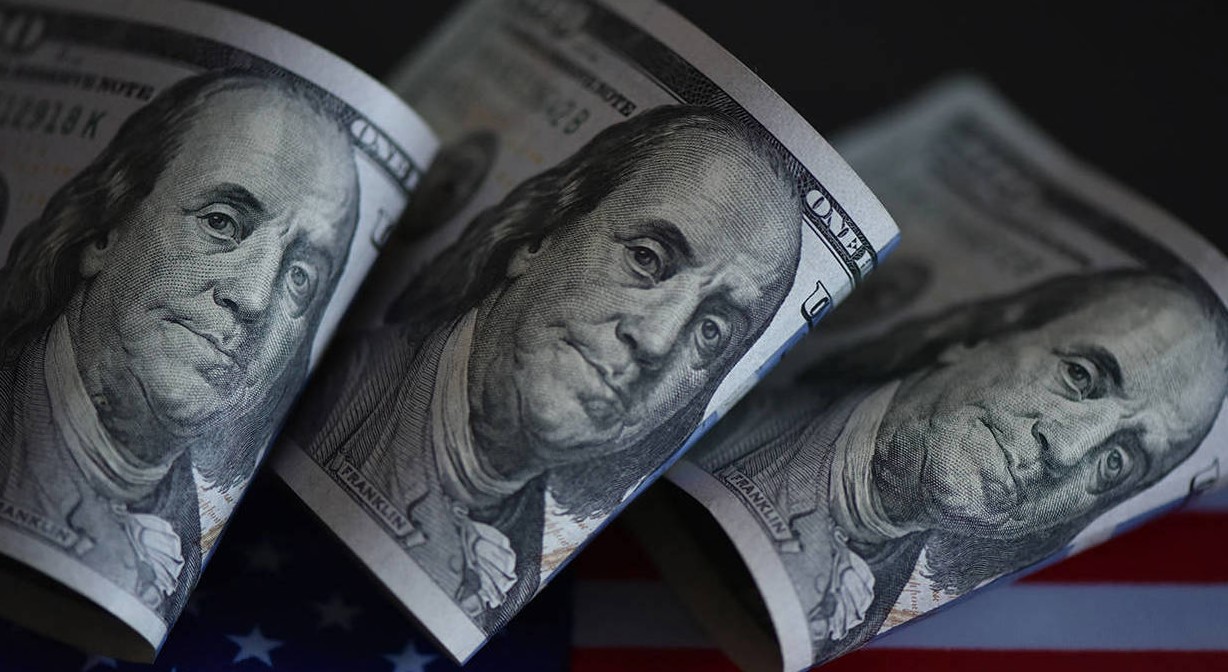 US dollar notes falling